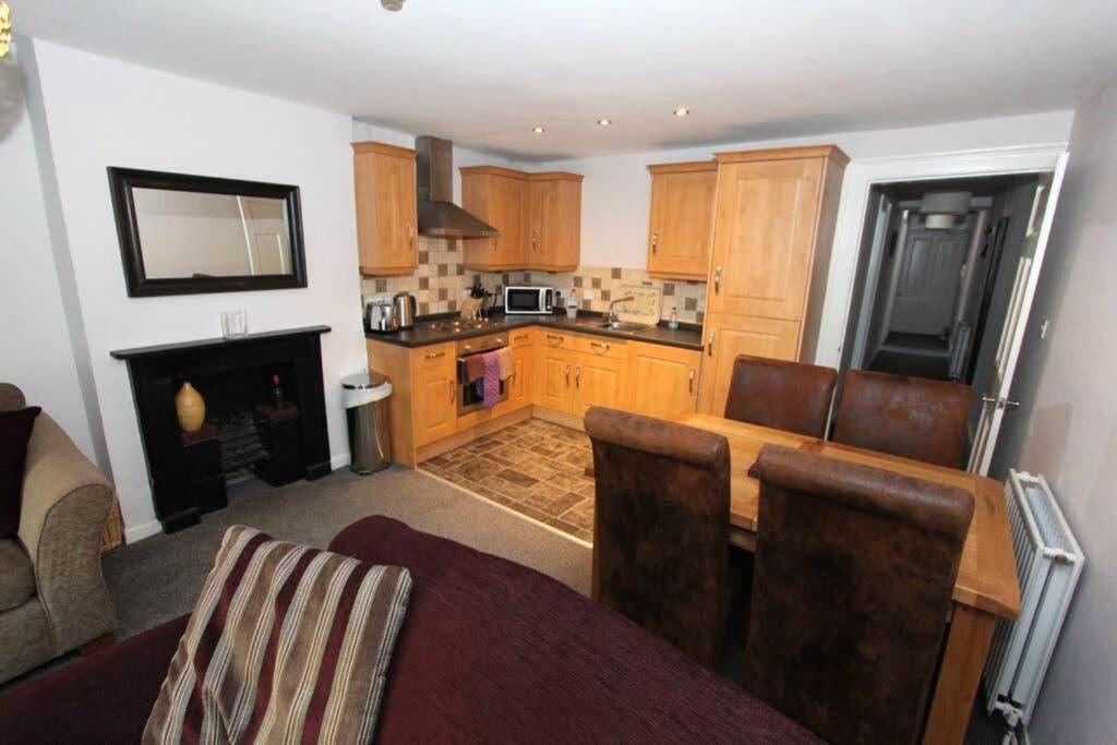 Top Floor Character Apartment In The Heart Of The City Centre Chester Exterior foto