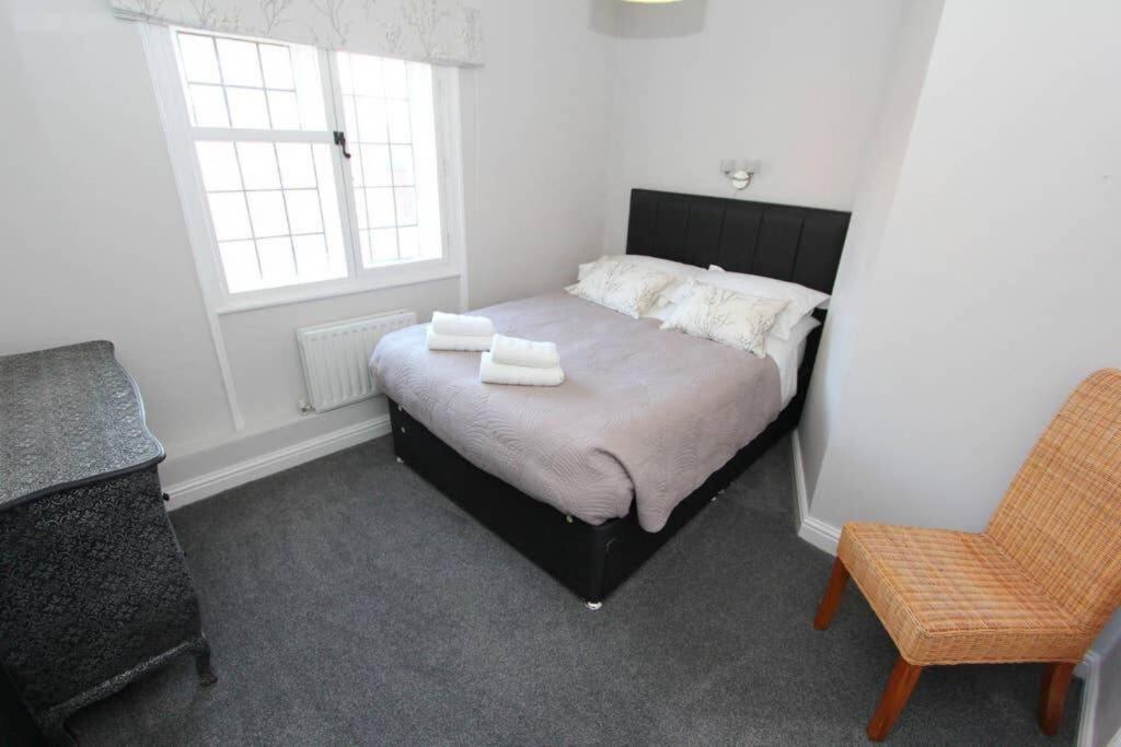 Top Floor Character Apartment In The Heart Of The City Centre Chester Exterior foto